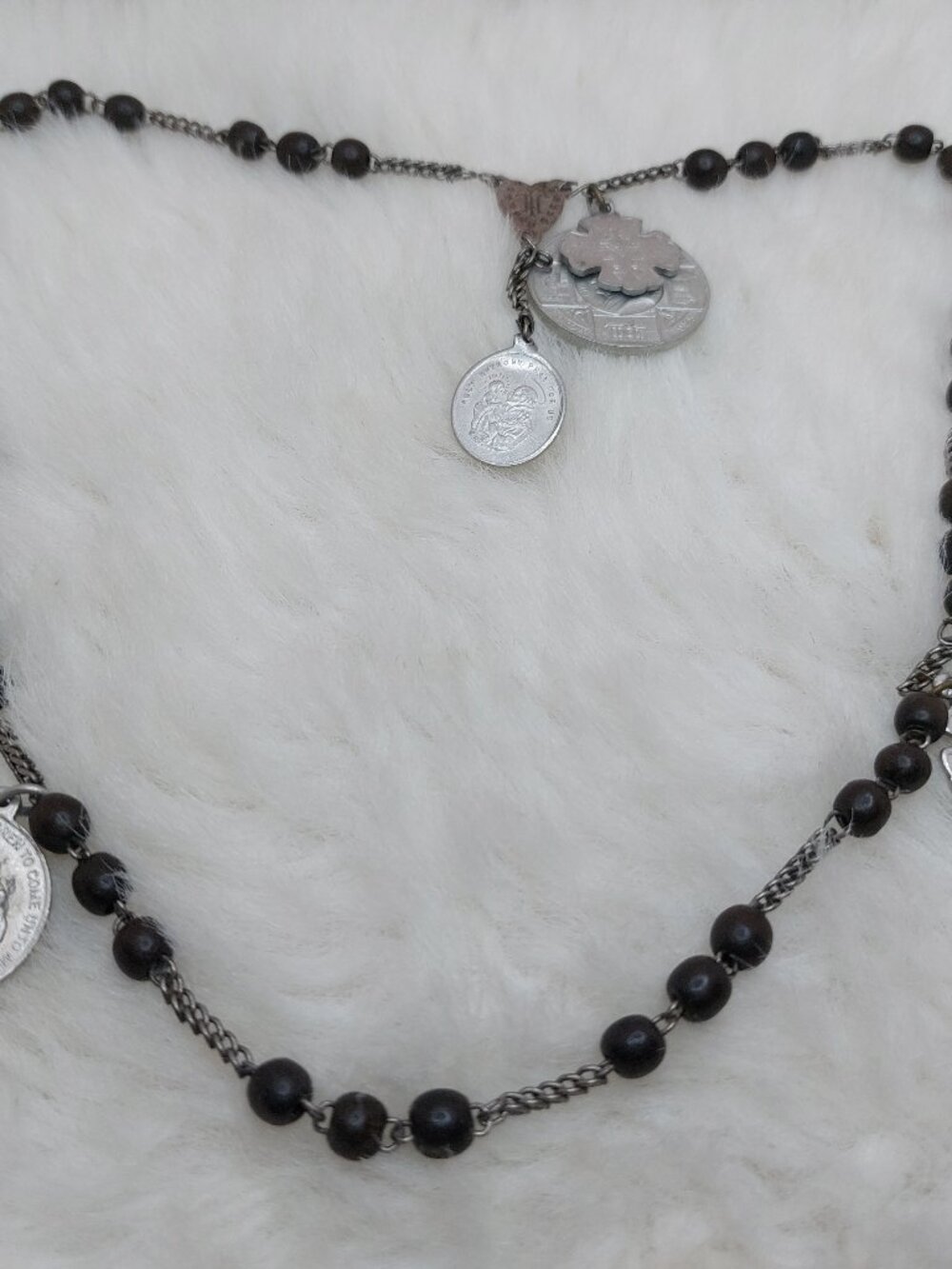 VTG Catholic Medals Jesus Blessed Sacrament Eucharist Rosary Wooden Chain